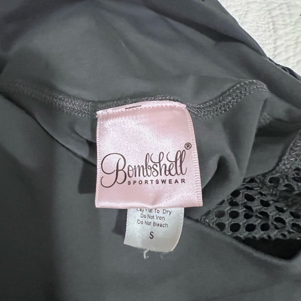 Bombshell Sportswear Mohawk Grey Leggings - Picture 4 of 4